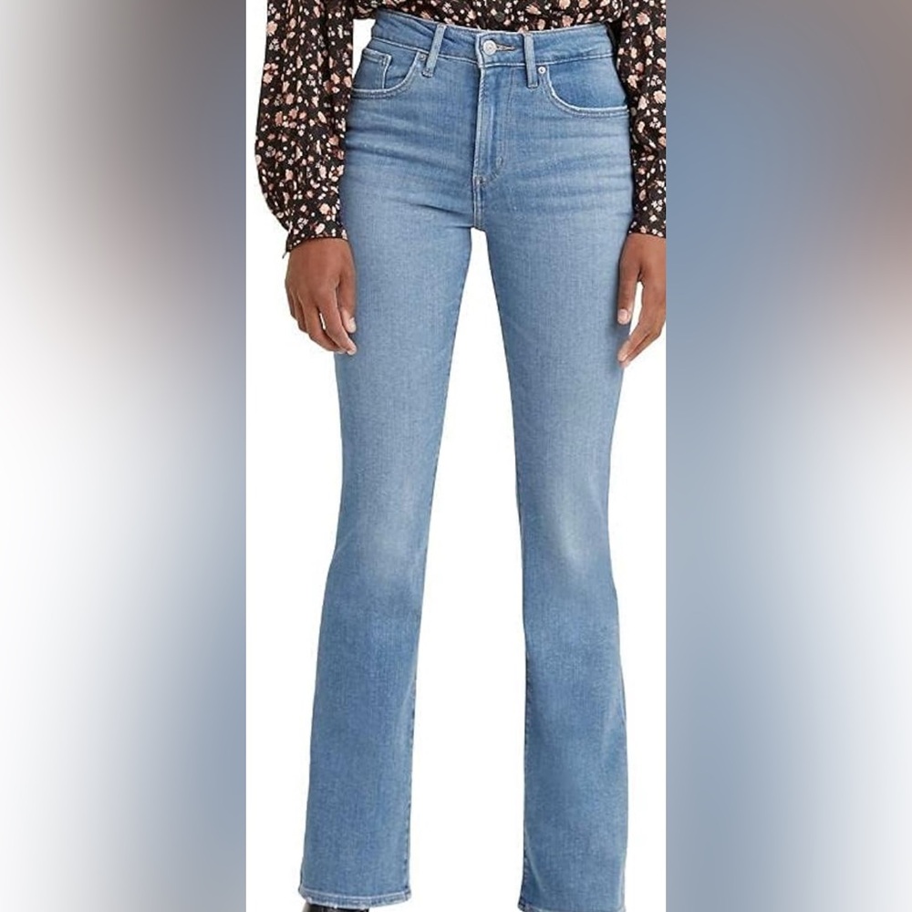 Medium Blue 725 High Rise Bootcut Levi’s 30